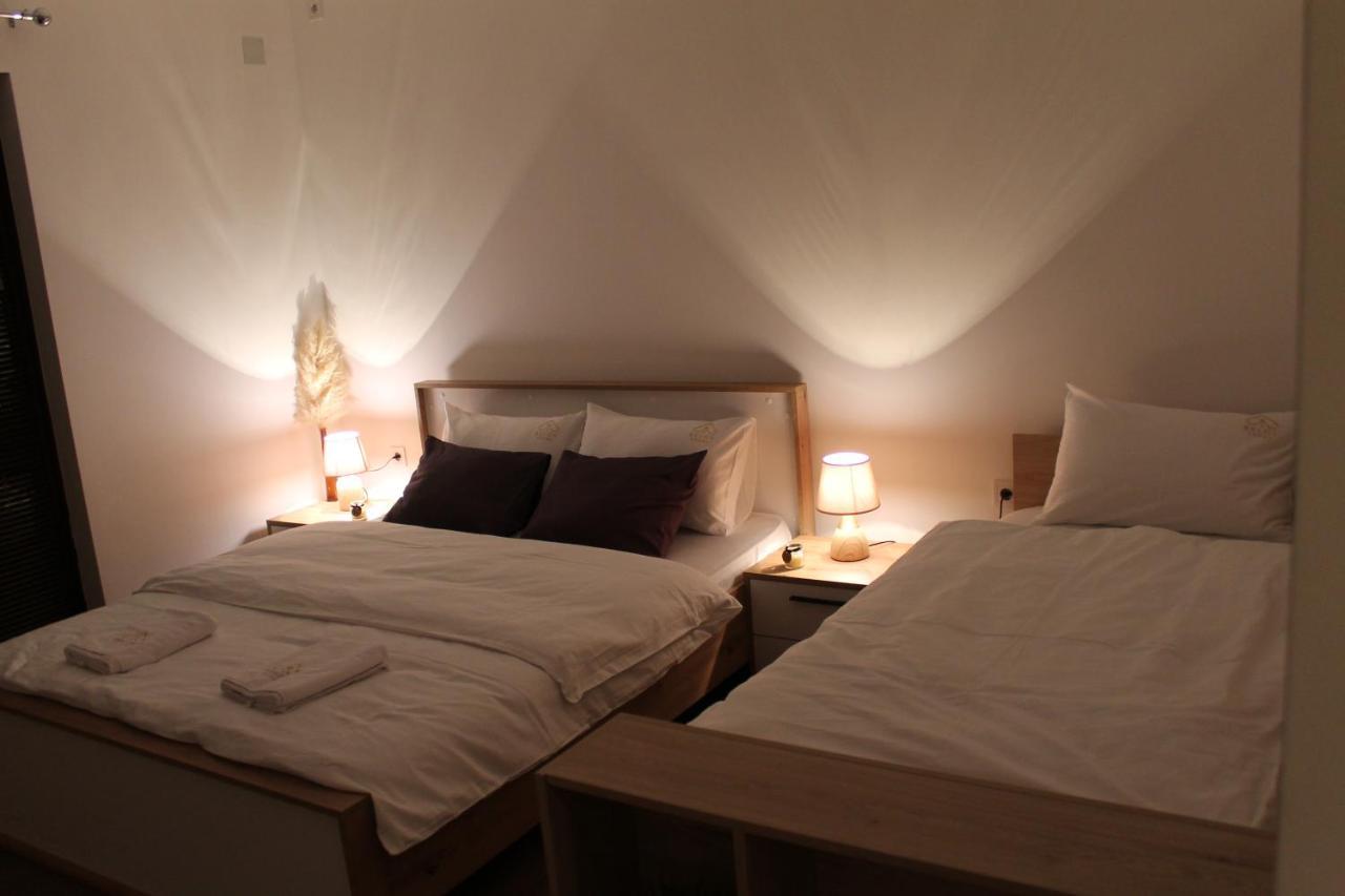 Belov Rooms And Apartments Демир Капия Екстериор снимка