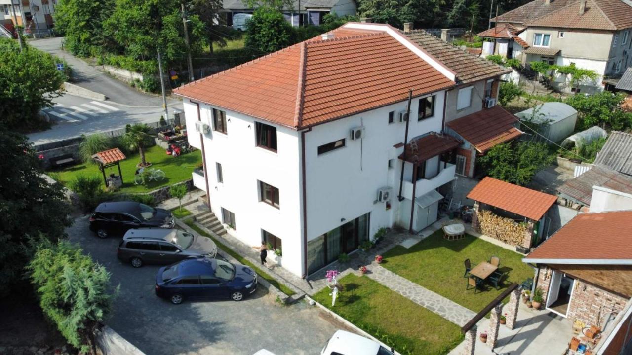 Belov Rooms And Apartments Демир Капия Екстериор снимка