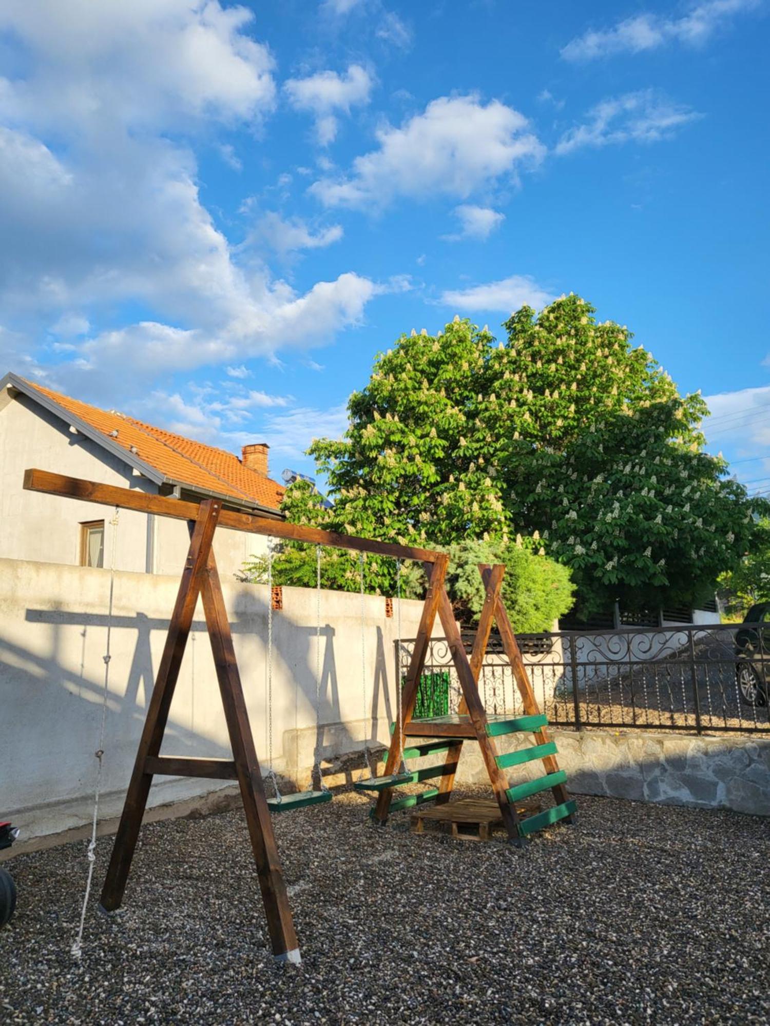 Belov Rooms And Apartments Демир Капия Екстериор снимка