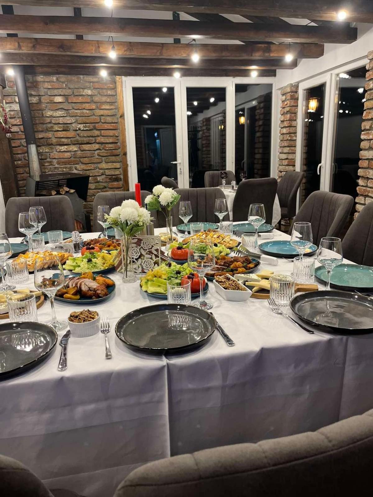 Belov Rooms And Apartments Демир Капия Екстериор снимка